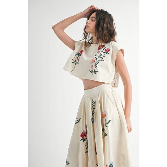 Mable Other - MABLE Floral Embroidered Two Piece Skirt Set Boho Garden Crop Top Midi M NWT